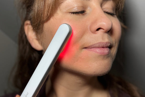 Luminothérapie visage : résultats réels après 30 jours d’utilisation